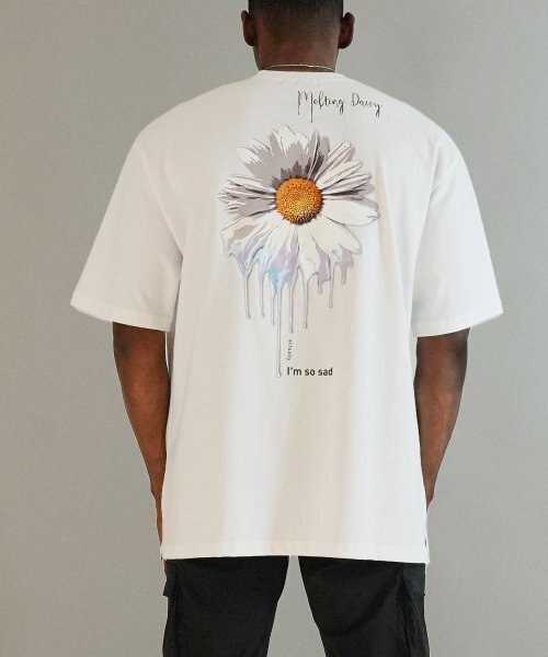BEOM(ボム)の「メルティングデイジー オーバーサイズTシャツ ホワイト(Tシャツ/カットソー・メンズ・その他・1/2)」の1枚目の写真