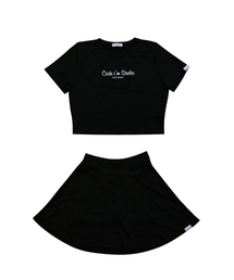 CODE I'M（コードアイエム）の「Purfemme Logo Print Crop Tee Skirt Two Piece Set Black（セットアップ）」