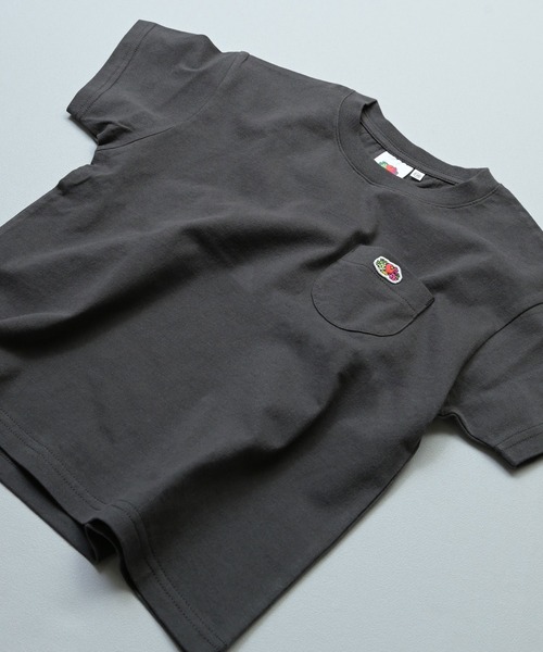 FRUIT OF THE LOOM（フルーツオブザルーム）の「【FRUIT OF THE LOOM】別注半袖ポケT（Tシャツ/カットソー・キッズ・ブルー/ホワイト系その他/グレー系その他/チャコール/マスタード/パープル系その他/ライトピンク/オフホワイト・100/110/160/90/80/150/140/130/120/95）」の5枚目の写真