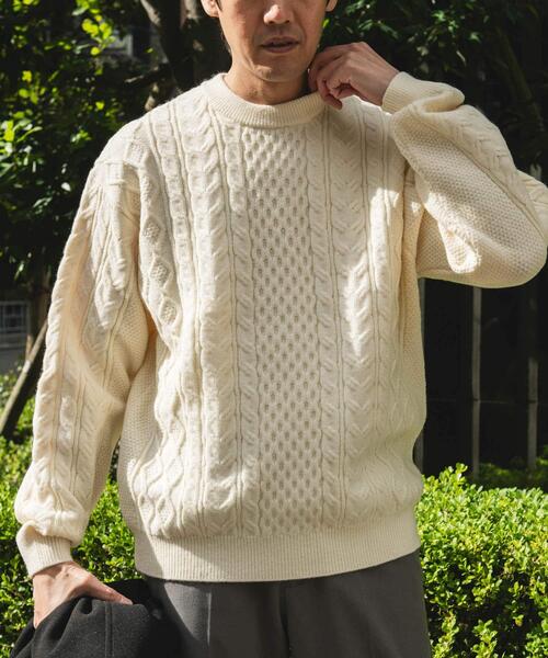 URBAN RESEARCH DOORS(アーバンリサーチドアーズ)の「アランニットクルーネックプルオーバー(ニット/セーター・メンズ・ネイビー/オフホワイト/ブラック・MEDIUM/LARGE)」の6枚目の写真