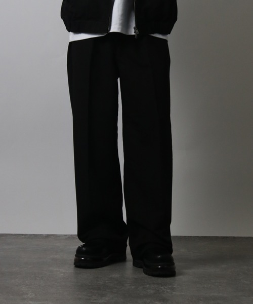 NYLAUS(ナイラス)の「【Nylaus】ワンタック センタープレス ワイドパンツ スラックス デニムパンツ セットアップ対応(その他パンツ・メンズ・ブラウン/インディゴブルー/ブラック系その他/ブラック・L/M)」の2枚目の写真