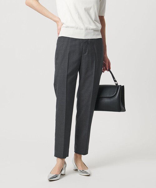 UNITED ARROWS(ユナイテッドアローズ)の「Vitale Barberis Canonico スリム テーパードパンツ 26SS(スラックス・レディース・ブラック/ネイビー/ダークグレー/モカ・40/38/36/34)」の2枚目の写真