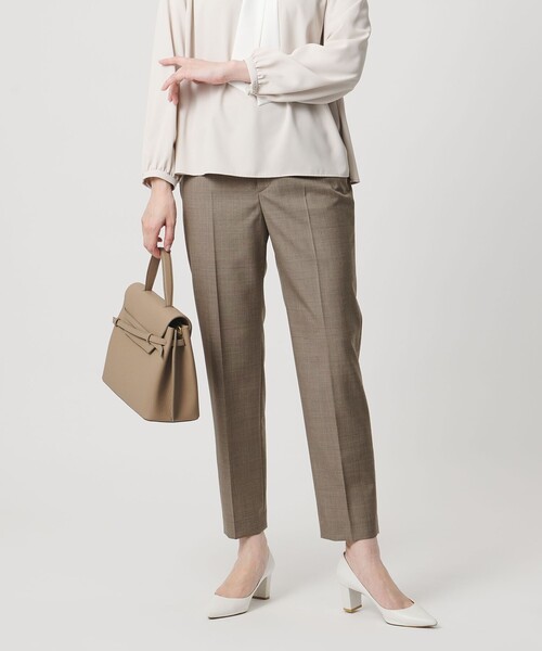 UNITED ARROWS(ユナイテッドアローズ)の「Vitale Barberis Canonico スリム テーパードパンツ 26SS(スラックス・レディース・ブラック/ネイビー/ダークグレー/モカ・40/38/36/34)」の5枚目の写真