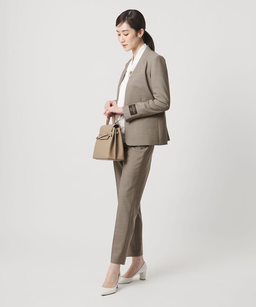 UNITED ARROWS(ユナイテッドアローズ)の「Vitale Barberis Canonico スリム テーパードパンツ 26SS(スラックス・レディース・ブラック/ネイビー/ダークグレー/モカ・40/38/36/34)」の8枚目の写真
