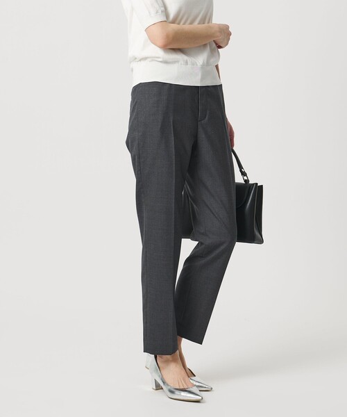 UNITED ARROWS(ユナイテッドアローズ)の「Vitale Barberis Canonico スリム テーパードパンツ 26SS(スラックス・レディース・ブラック/ネイビー/ダークグレー/モカ・40/38/36/34)」の12枚目の写真