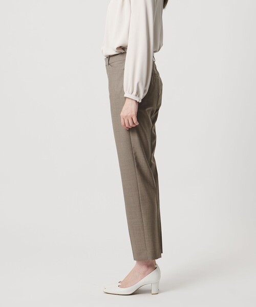 UNITED ARROWS(ユナイテッドアローズ)の「Vitale Barberis Canonico スリム テーパードパンツ 26SS(スラックス・レディース・ブラック/ネイビー/ダークグレー/モカ・40/38/36/34)」の18枚目の写真