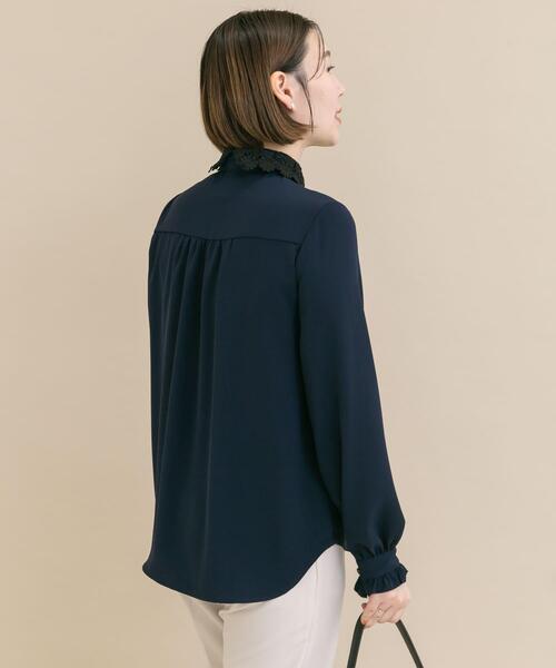 URBAN RESEARCH ROSSO WOMEN(アーバンリサーチ ロッソ)の「『WEB/一部店舗限定』レースカラーブラウス(シャツ/ブラウス・レディース・オフホワイト/ネイビー・FREE)」の21枚目の写真