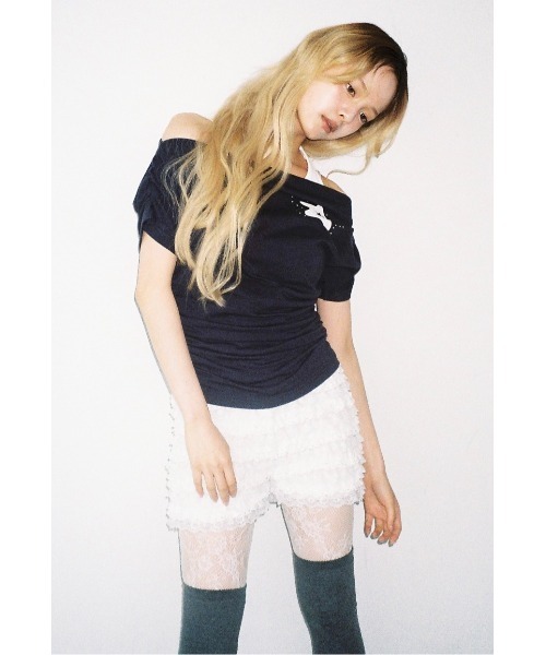 Smyeon(スミョン)の「Off-shoulder gathered tee/オフショルギャザーTシャツ(Tシャツ/カットソー・レディース・ライトブルー/ネイビー/ホワイト・FREE)」の8枚目の写真