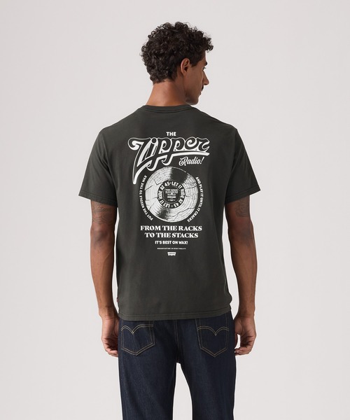 Levi's(リーバイス)の「Levi's/リーバイス ショートスリーブ リラックス Tシャツ(Tシャツ/カットソー・メンズ・ブラック・XL/L/M/S)」の2枚目の写真