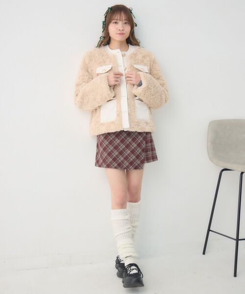 ems excite（エムズエキサイト）の「ツイードポケットFファーJK（ノーカラージャケット・レディース・ベージュ/ナチュラル/ブラック・FREE）」の16枚目の写真