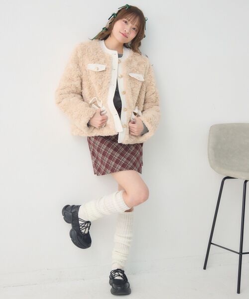 ems excite（エムズエキサイト）の「ツイードポケットFファーJK（ノーカラージャケット・レディース・ベージュ/ナチュラル/ブラック・FREE）」の17枚目の写真