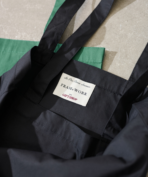 FRAMeWORK（フレームワーク）の「GIFT SHOP 別注トートバッグ（トートバッグ・レディース・ブラック/グリーン・FREE）」の8枚目の写真