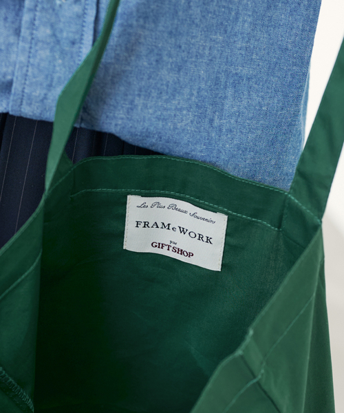 FRAMeWORK（フレームワーク）の「GIFT SHOP 別注トートバッグ（トートバッグ・レディース・ブラック/グリーン・FREE）」の13枚目の写真