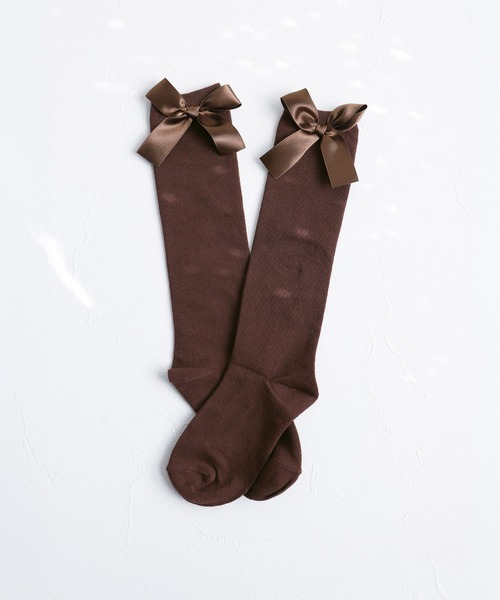 Rora（ローラ）の「エマリー リボン ハイソックス（ソックス/靴下・キッズ・ブラック/アイボリー/ブラウン/チャコールグレー・18-20cm/16-18cm/14-16cm/20-22cm）」の13枚目の写真