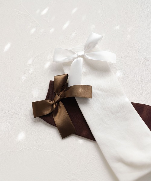 Rora（ローラ）の「エマリー リボン ハイソックス（ソックス/靴下・キッズ・ブラック/アイボリー/ブラウン/チャコールグレー・18-20cm/16-18cm/14-16cm/20-22cm）」の16枚目の写真