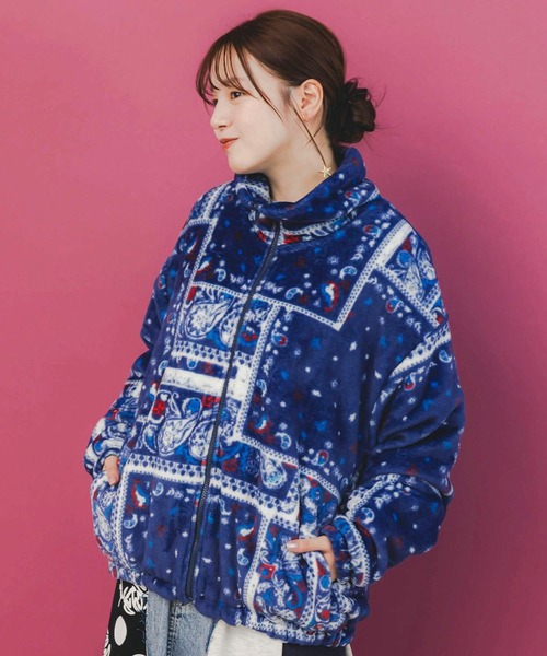 ScoLar(スカラー)の「ScoLar(スカラー) ランダムバンダナ柄 双面フランネルブルゾン(ブルゾン・レディース・ネイビー/ブラック・MEDIUM)」の16枚目の写真