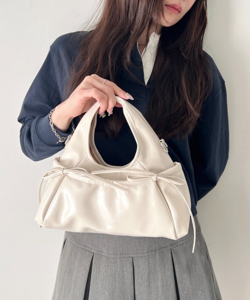 wears(ウェアーズ)の「ダブルリボン 2WAYバッグ PUコンパクトハンドバッグ ショルダーバッグ(ハンドバッグ・レディース・イエロー/レッド/ピンク/ブラック/アイボリー・FREE)」の11枚目の写真