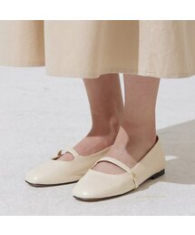 ADAUL（アダウル）の「メリージェーンセミスクエアラインフラットシューズ - アイボリー（バレエシューズ）」