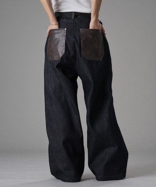 kutir（クティール）の「SYNTHETIC LEATHER PATCH DESIGN RIGID BUGGY PANTS／合成皮革パッチデザインリジットバギーパンツ（デニムパンツ・メンズ・ブラック/インディゴブルー・SMALL/MEDIUM/LARGE）」の2枚目の写真