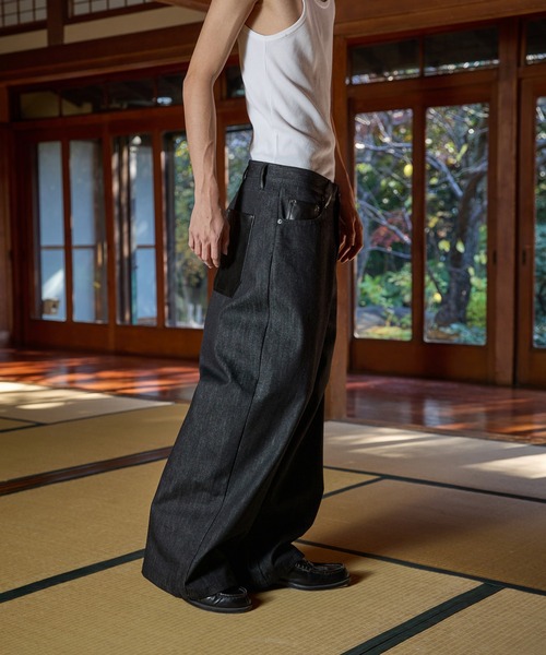 kutir（クティール）の「SYNTHETIC LEATHER PATCH DESIGN RIGID BUGGY PANTS／合成皮革パッチデザインリジットバギーパンツ（デニムパンツ・メンズ・ブラック/インディゴブルー・SMALL/MEDIUM/LARGE）」の8枚目の写真