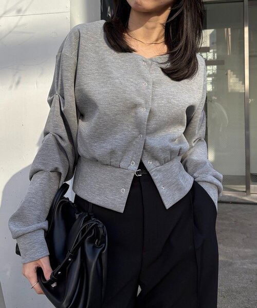 CAPRICIEUX LE'MAGE（カプリシューレマージュ）の「ダンボールタックスリーブカーディガン（Tシャツ/カットソー・レディース・オフホワイト/グレー/ブラック/ベージュ・FREE）」の4枚目の写真