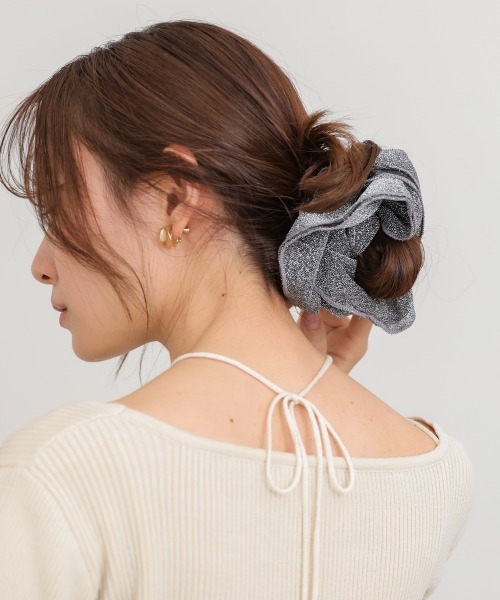 Bab（バブ）の「ラメ入りビッグシュシュ（シュシュ・レディース・グレー/ブラック・ONESIZE）」の4枚目の写真