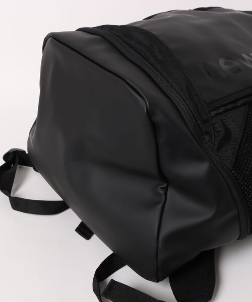 NEW BALANCE(ニューバランス)の「New Balance ニューバランス U トップローディングバックパック35L バック AC3021SBK BK(ボディバッグ/ウエストポーチ・メンズ・ブラック・FREE)」の3枚目の写真