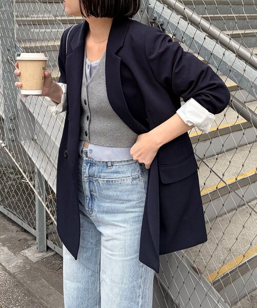 CAPRICIEUX LE'MAGE（カプリシューレマージュ）の「【再販・サイズ展開あり・WEB限定カラー/グレージュ】Wテーラージャケット（テーラードジャケット・レディース・ブラック/ネイビー/ベージュ/グレイッシュベージュ・38/36）」の4枚目の写真