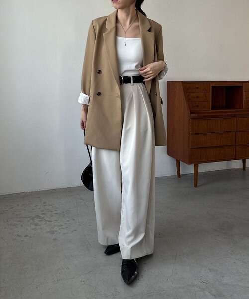 CAPRICIEUX LE'MAGE（カプリシューレマージュ）の「【再販・サイズ展開あり・WEB限定カラー/グレージュ】Wテーラージャケット（テーラードジャケット・レディース・ブラック/ネイビー/ベージュ/グレイッシュベージュ・38/36）」の5枚目の写真