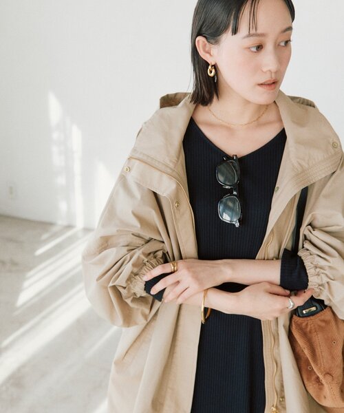 RIVE DROITE（リヴドロワ）の「【花粉ガード・撥水加工・UVカット機能】ドルマンフーディライトコート（その他アウター・レディース・カーキ/ベージュ/ブラウン・FREE）」の14枚目の写真
