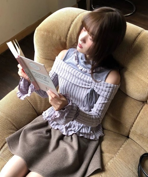 GEMEDA（ジェメダ）の「【26春新作】オフショル×タートルデザインリボントップス（Tシャツ/カットソー・レディース・パープル・M）」の2枚目の写真