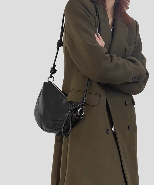 JOHNNY WOLF(ジョニーウルフ)の「ADMOSS ティアドロップ ハーフムーン ショルダーバッグ(ショルダーバッグ・メンズ・ブラック/ホワイト・FREE)」の8枚目の写真