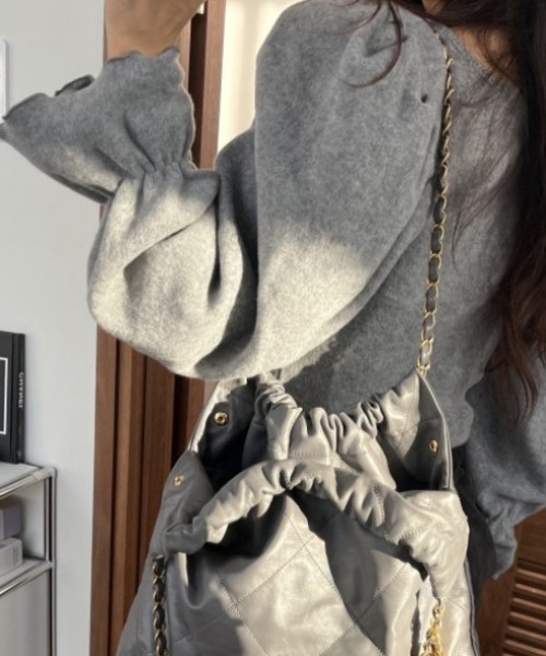 deux amour(ドゥーザムール)の「ボリュームスリーブパールボタンフリルパワショルトップス(その他トップス・レディース・ホワイト/ブラック/グレー・FREE)」の9枚目の写真