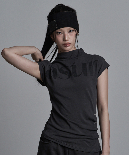 as you are（アズユーアー）の「サイドスナップハーフネックTシャツチャコール（Tシャツ/カットソー・レディース・その他・OS）」の3枚目の写真