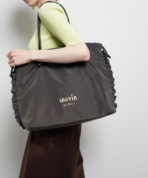 LANVIN en Bleu（ランバンオンブルー）の「サイドフリルドロストトートバッグ大（トートバッグ・レディース・チャコールグレー/ブラック・FREE）」の15枚目の写真