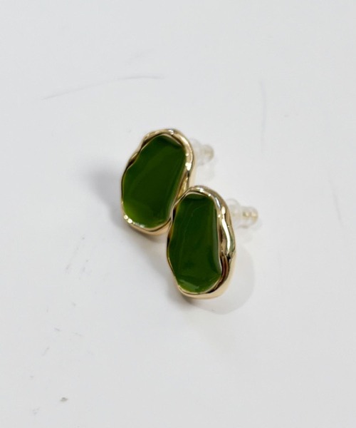 yu-ka（ユーカ）の「YU-KA:ゴールドフレーム オーバルピアス gold frame oval pierce（ピアス（両耳用）・レディース・ピンク/グリーン/ベージュ・FREE）」の5枚目の写真