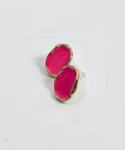 yu-ka（ユーカ）の「YU-KA:ゴールドフレーム オーバルピアス gold frame oval pierce（ピアス（両耳用）・レディース・ピンク/グリーン/ベージュ・FREE）」の4枚目の写真