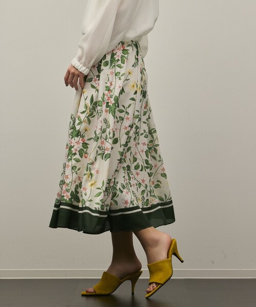 Diagram(ダイアグラム)の「プリントタックフレアスカート(スカート・レディース・ブラック/キナリ・36/38)」の7枚目の写真