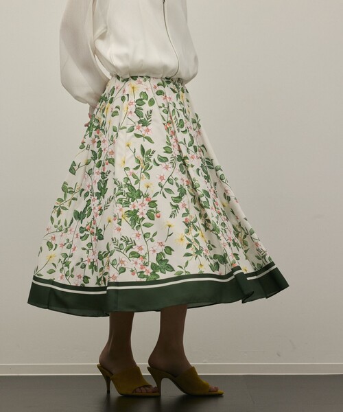 Diagram(ダイアグラム)の「プリントタックフレアスカート(スカート・レディース・ブラック/キナリ・36/38)」の8枚目の写真