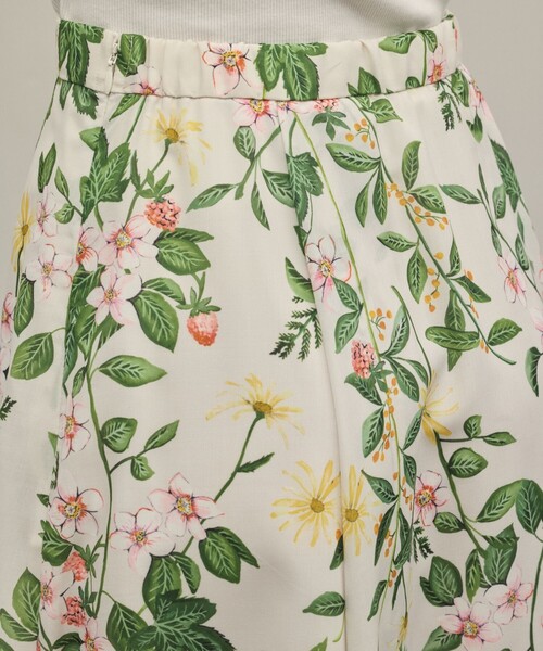 Diagram(ダイアグラム)の「プリントタックフレアスカート(スカート・レディース・ブラック/キナリ・36/38)」の12枚目の写真