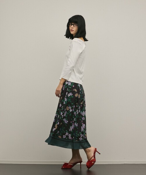 Diagram(ダイアグラム)の「プリントタックフレアスカート(スカート・レディース・ブラック/キナリ・36/38)」の17枚目の写真