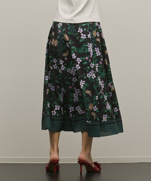 Diagram(ダイアグラム)の「プリントタックフレアスカート(スカート・レディース・ブラック/キナリ・36/38)」の19枚目の写真