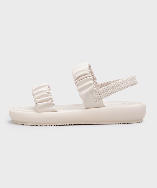 OPAQUE.CLIP（オペークドットクリップ）の「ギャザーベルトデザインサンダル（サンダル・レディース・ブラック/アイボリー・02/03）」の5枚目の写真