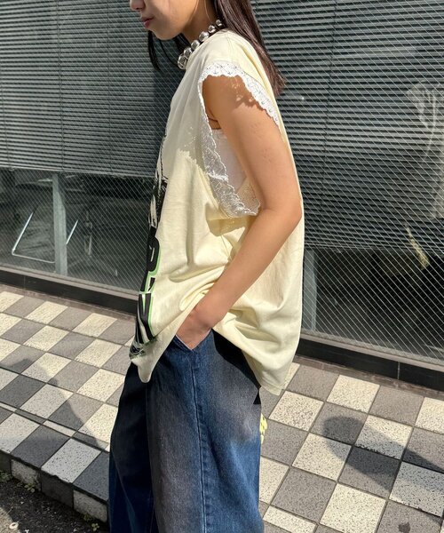 CIAOPANIC（チャオパニック）の「袖レースロゴノースリーブビッグTEE（Tシャツ/カットソー・レディース・チャコールグレー/イエロー/グレー/ホワイト・ONE SIZE）」の7枚目の写真