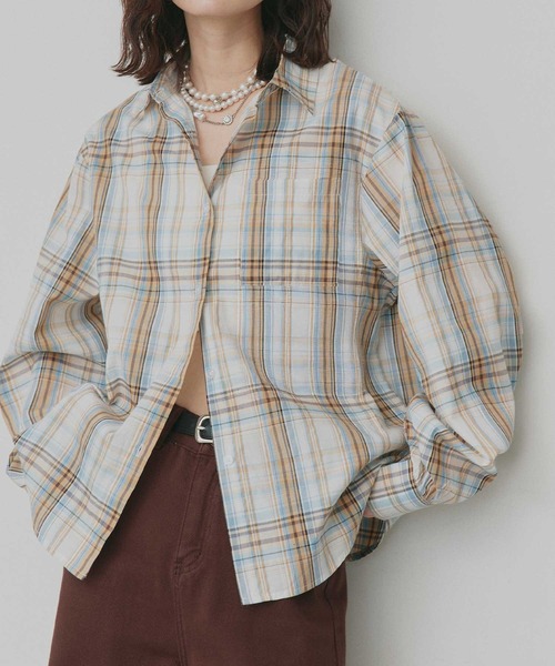 ad thie(アドティエ)の「オーバーサイズ チェックシャツ(シャツ/ブラウス・レディース・ライトブルー/オフホワイト/ピンク/ブラウン・FREE)」の2枚目の写真