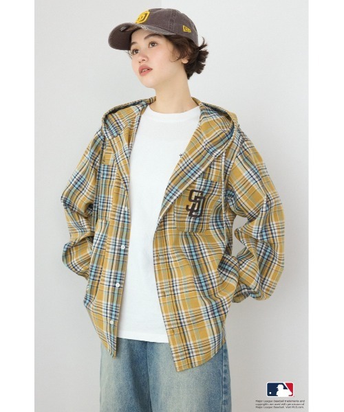 RODEO CROWNS WIDE BOWL（ロデオクラウンズワイドボウル）の「(MLB)フードチェックシャツ（シャツ/ブラウス・レディース・ブラック系その他/ブラウン系その他/ブルー系その他・FREE）」の3枚目の写真