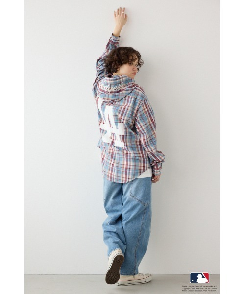 RODEO CROWNS WIDE BOWL（ロデオクラウンズワイドボウル）の「(MLB)フードチェックシャツ（シャツ/ブラウス・レディース・ブラック系その他/ブラウン系その他/ブルー系その他・FREE）」の18枚目の写真
