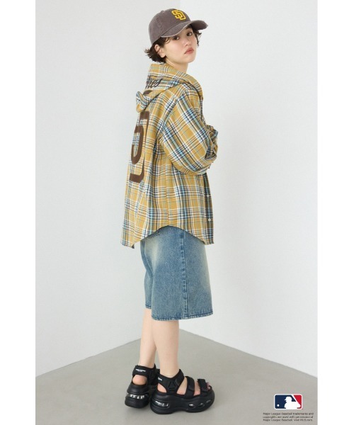 RODEO CROWNS WIDE BOWL（ロデオクラウンズワイドボウル）の「(MLB)フードチェックシャツ（シャツ/ブラウス・レディース・ブラック系その他/ブラウン系その他/ブルー系その他・FREE）」の15枚目の写真