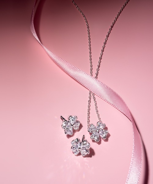 PANDORA(パンドラ)の「スパークリング ラッキー & クローバー ペンダント ネックレス(ネックレス・レディース・シルバー・45cm)」の5枚目の写真