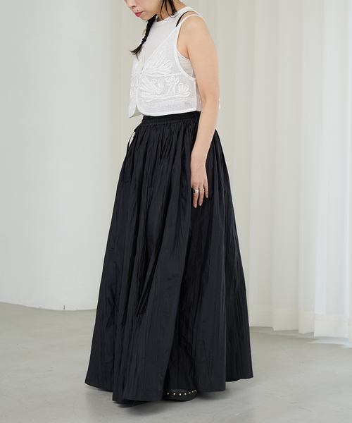 IENA LA BOUCLE（イエナラブークル）の「IENA LA BOUCLE ライトタフタプリーツスカート（スカート・レディース・ベージュ/ブラック・38/36）」の15枚目の写真